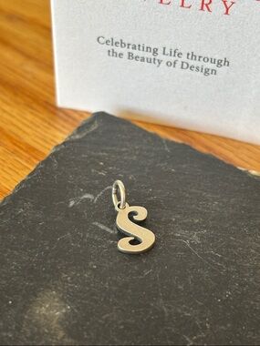 New James  
Avery small script initial S